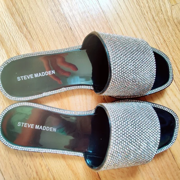 NWOT Steve Madden "Jacelyn" Slides Size 7 Black Studded - Picture 2 of 6
